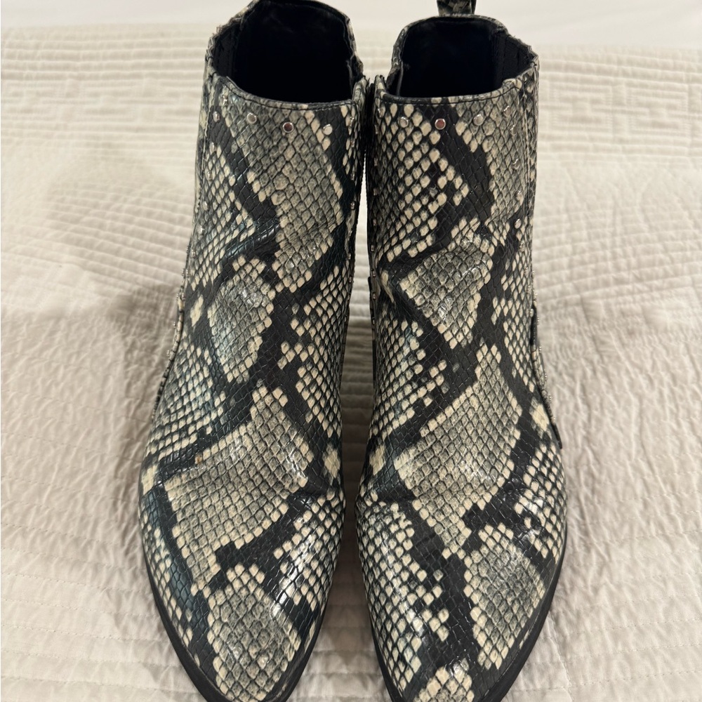 Sam Edelman Black and Cream Snakeskin Ankle Boots